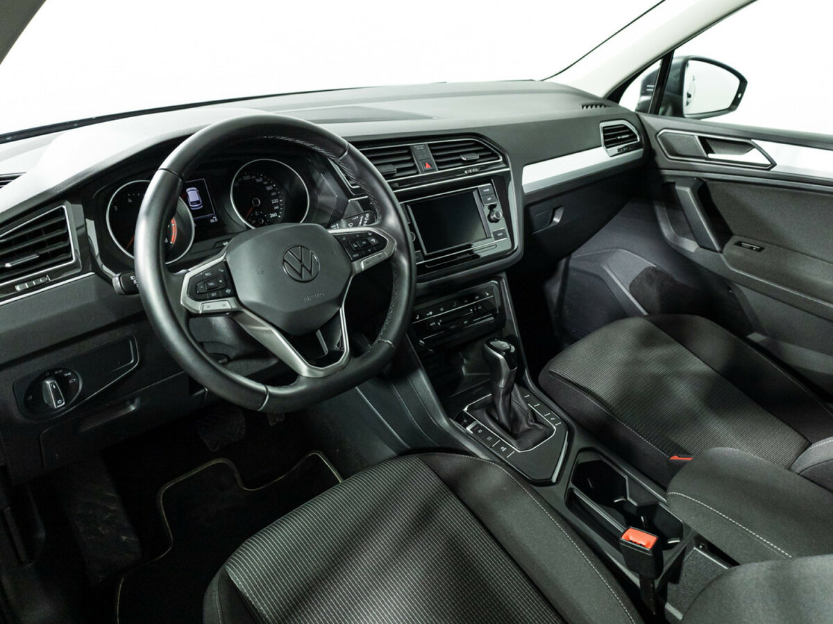 Купить Volkswagen Tiguan, 2021, 17 404 км.. Фото: #8