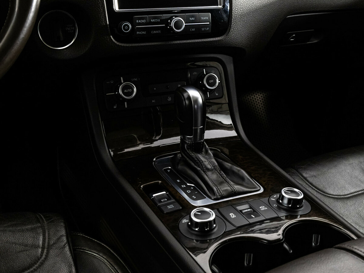 Купить Volkswagen Touareg, 2012, 294 737 км.. Фото: #9
