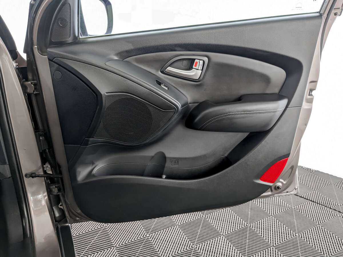 Купить Hyundai ix35, 2012, 64 800 км.. Фото: #17