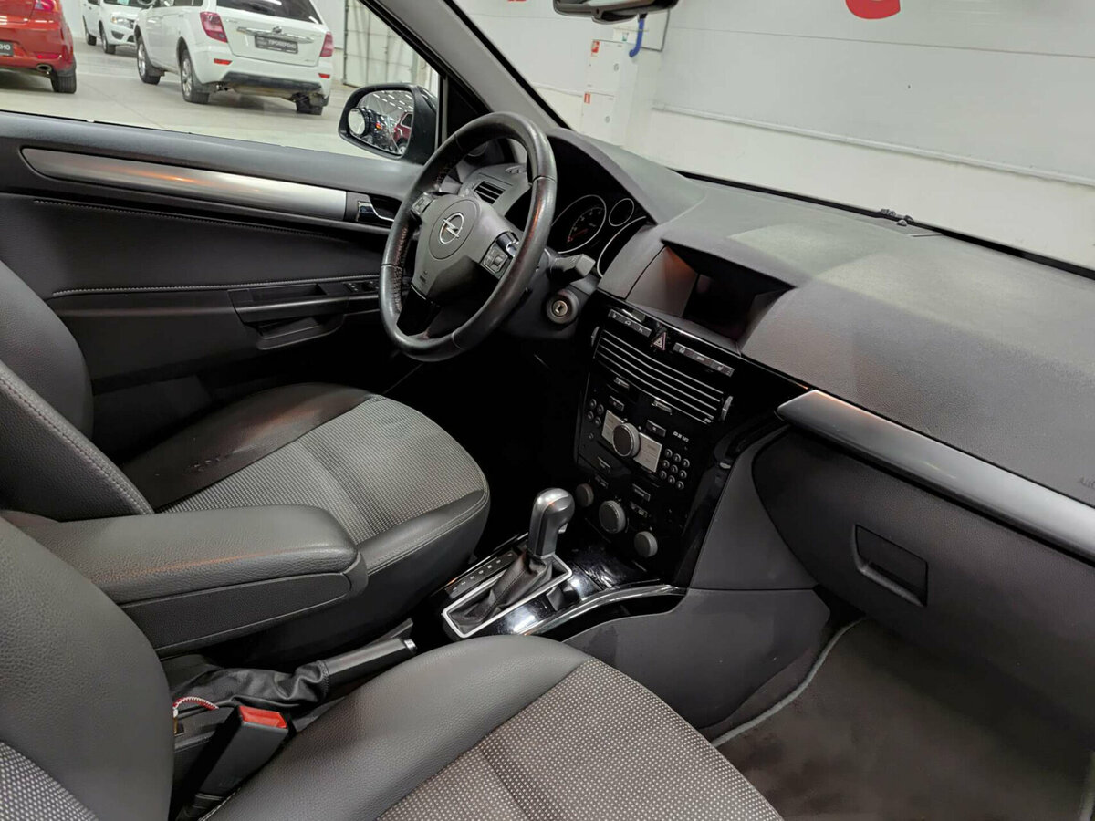Купить Opel Astra, 2012, 176 000 км.. Фото: #9