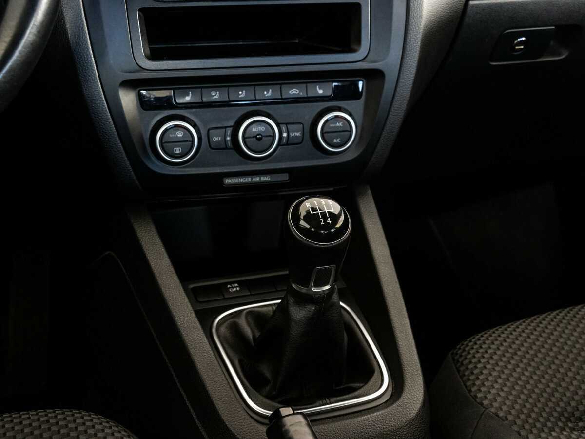Купить Volkswagen Jetta, 2013, 108 694 км.. Фото: #9