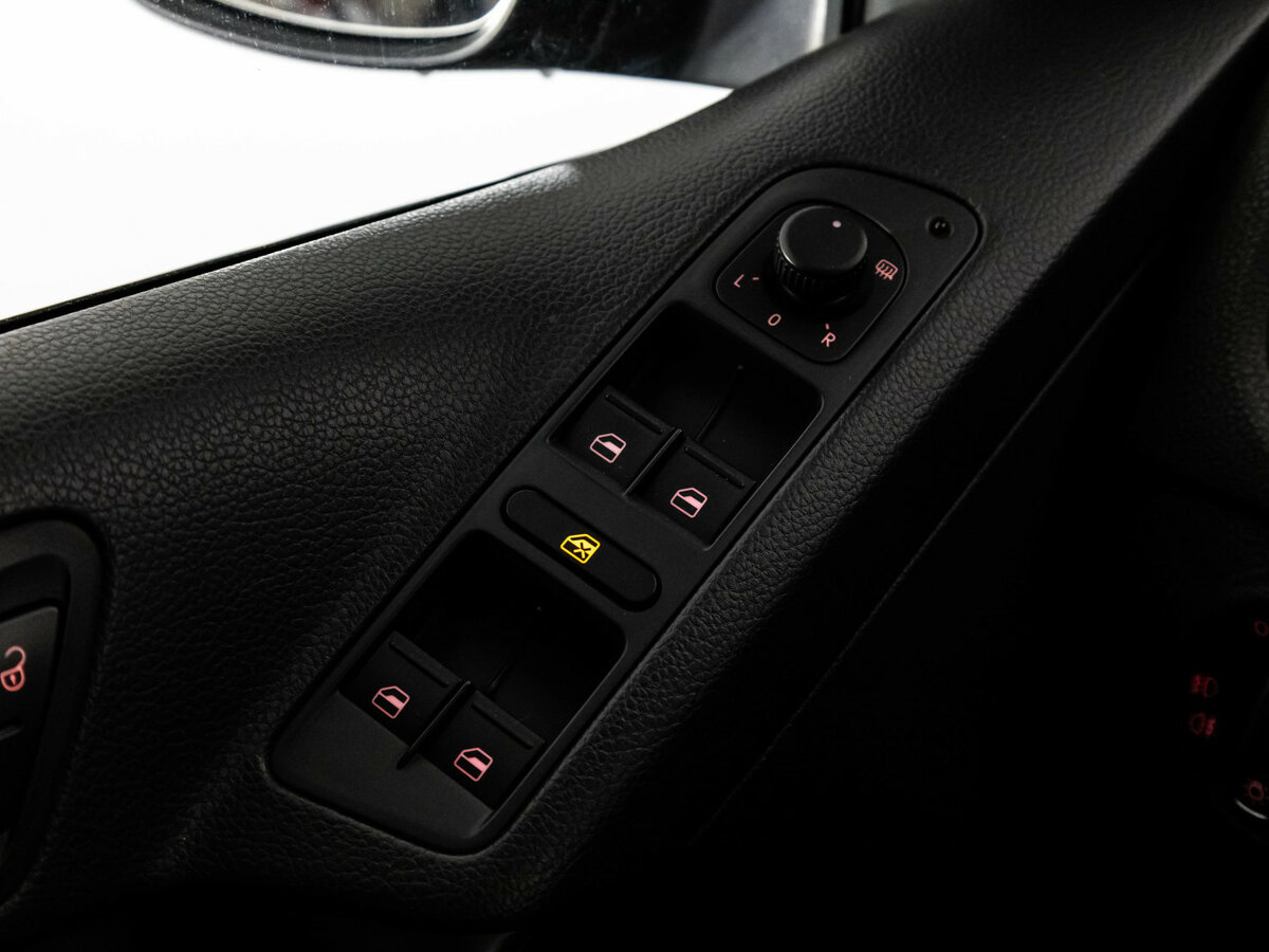 Купить Volkswagen Tiguan, 2014, 76 192 км.. Фото: #11