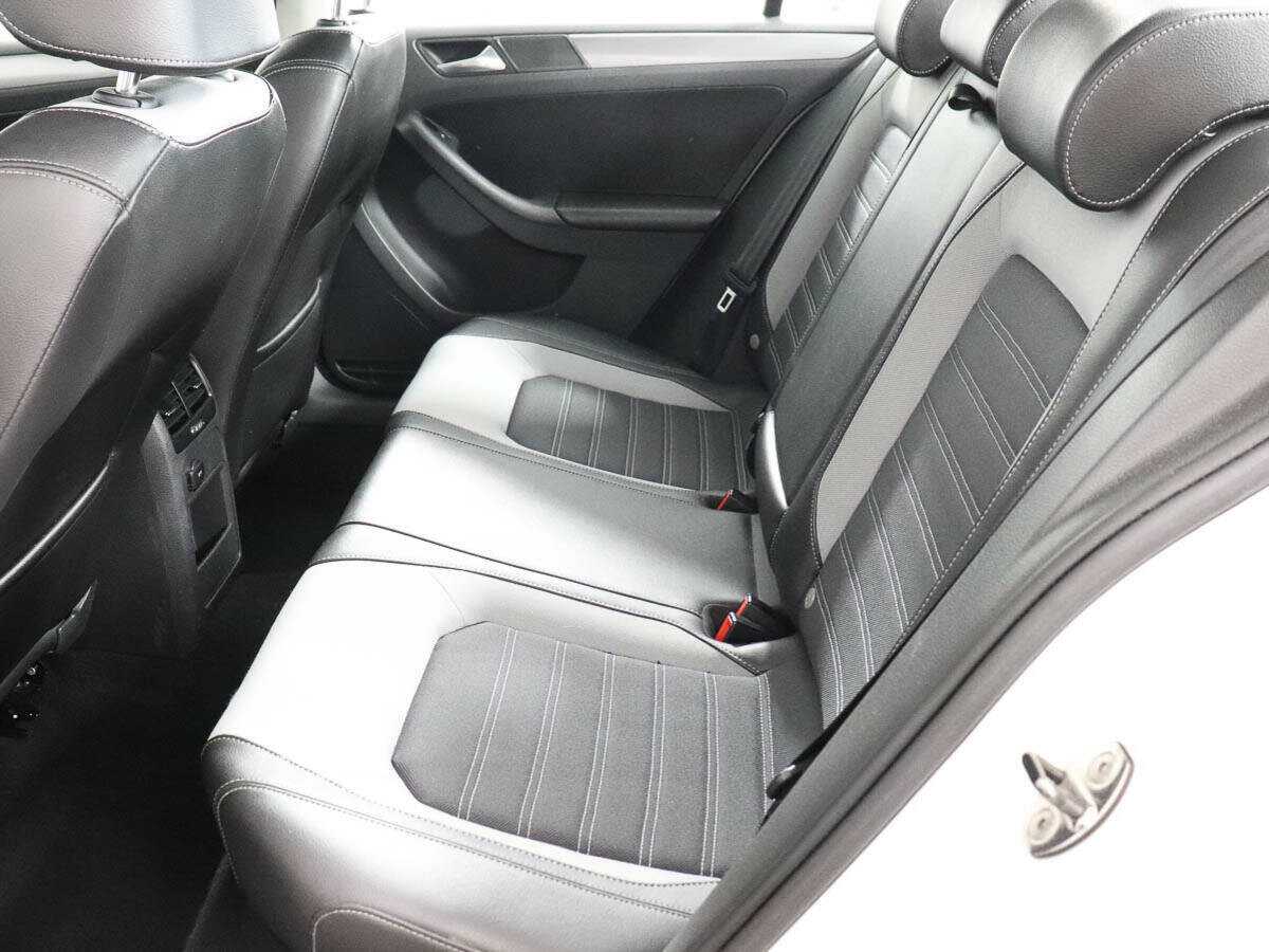 Купить Volkswagen Jetta, 2012, 64 244 км.. Фото: #10