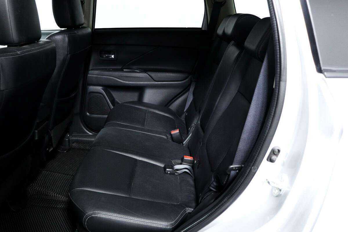 Купить Mitsubishi Outlander, 2015, 72 276 км.. Фото: #11
