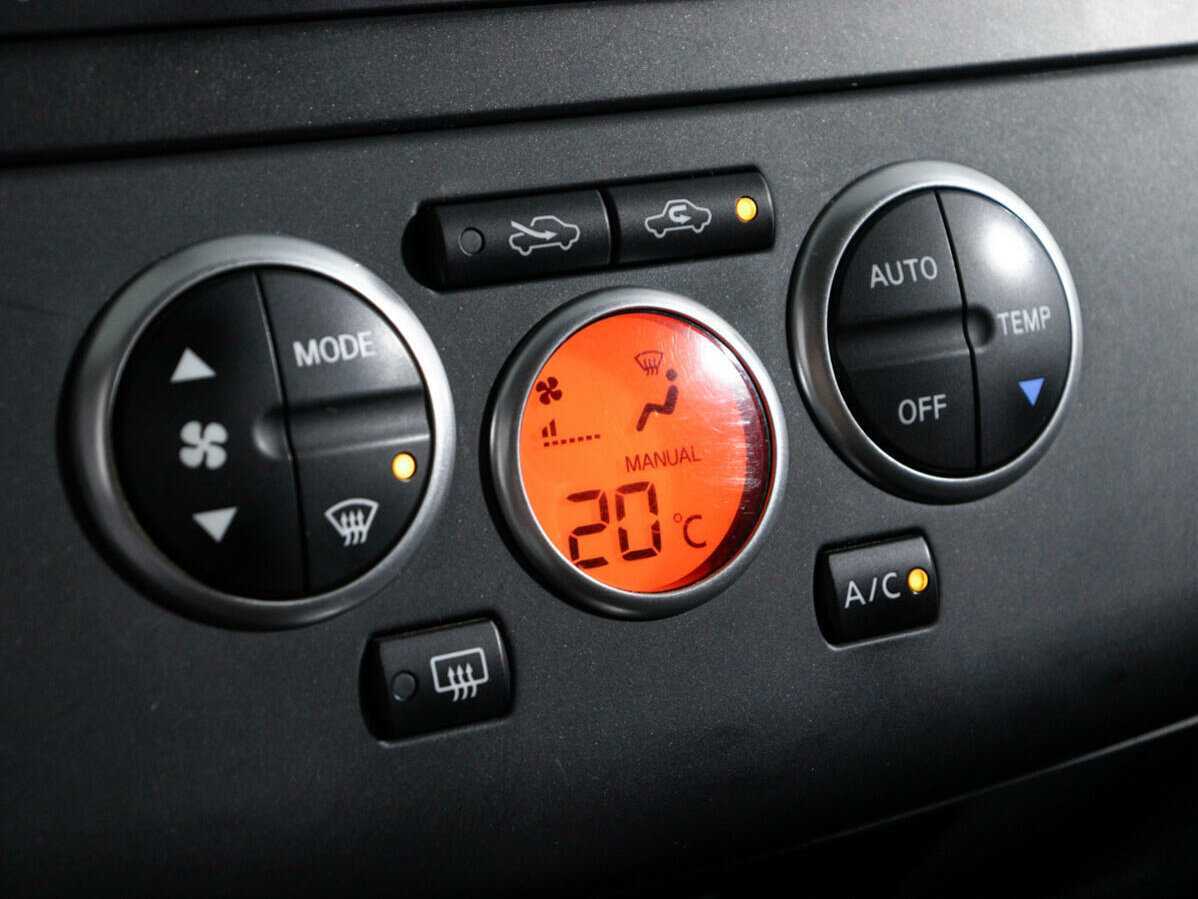 Купить Nissan Tiida, 2013, 136 945 км.. Фото: #14