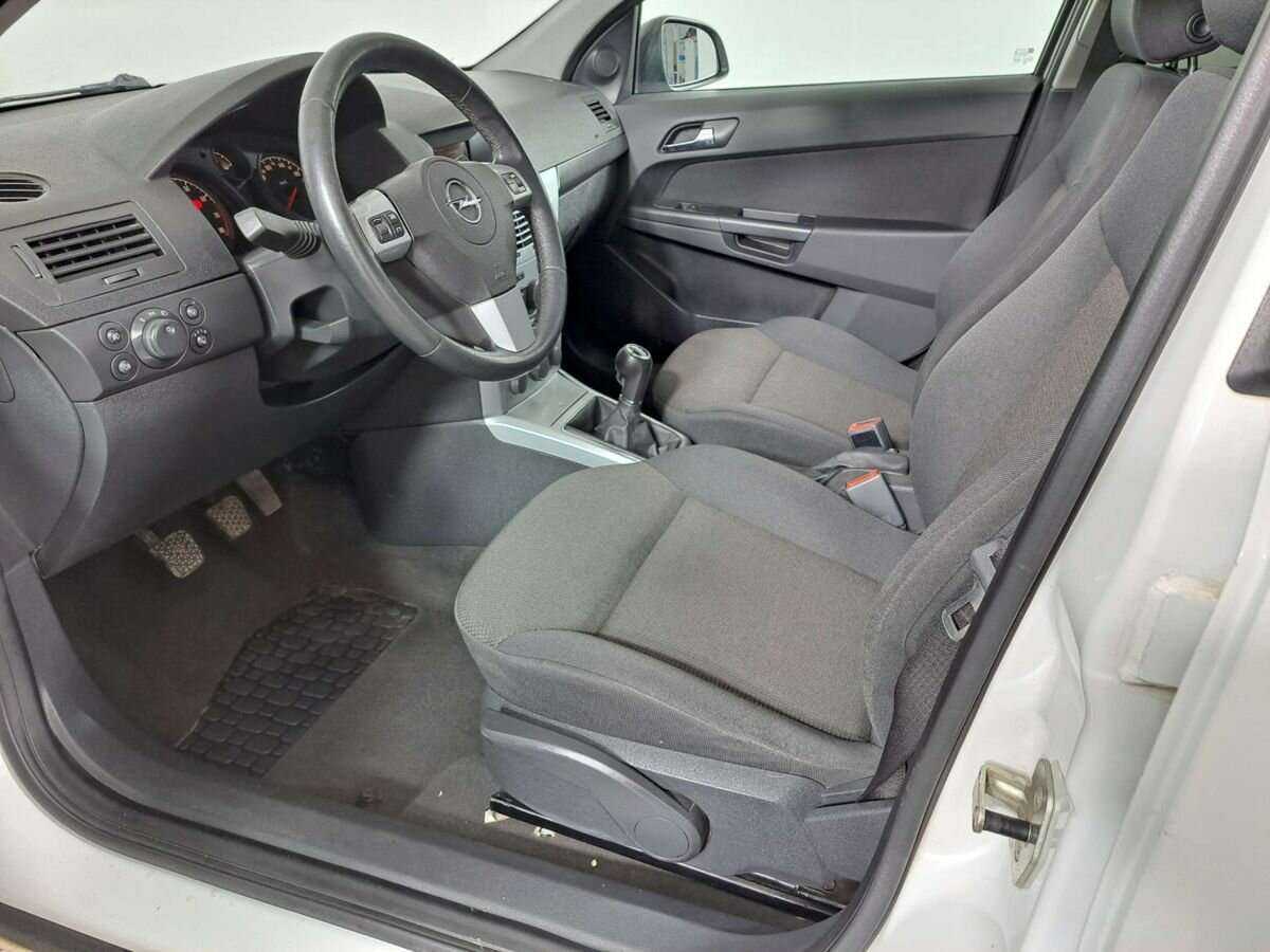 Купить Opel Astra, 2012, 210 557 км.. Фото: #13