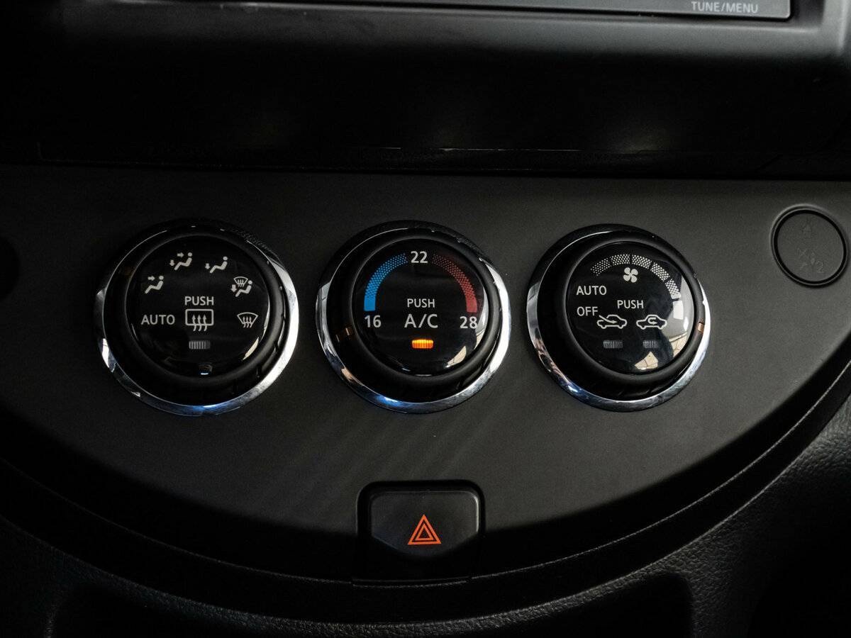 Купить Nissan Note, 2013, 235 417 км.. Фото: #10
