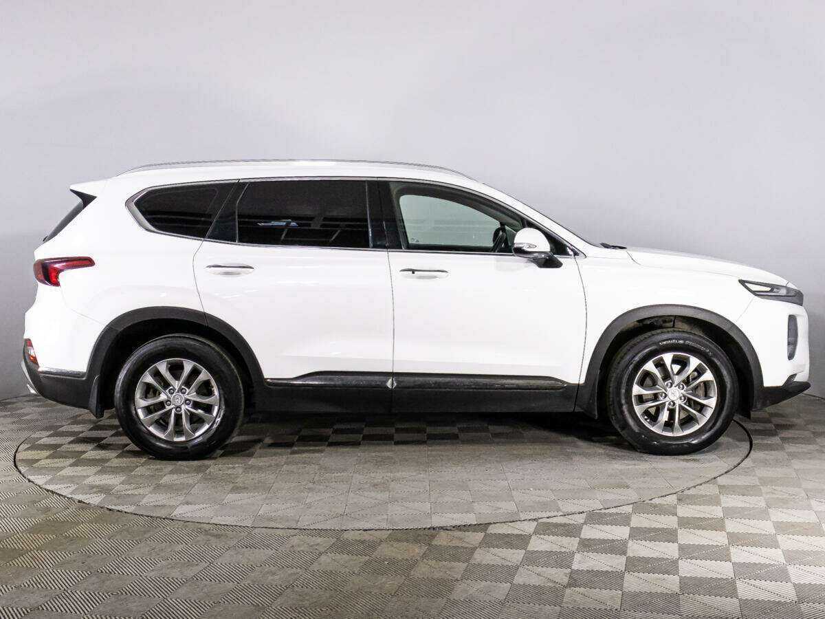 Купить Hyundai Santa Fe, 2019, 102 436 км.. Посмотреть фото