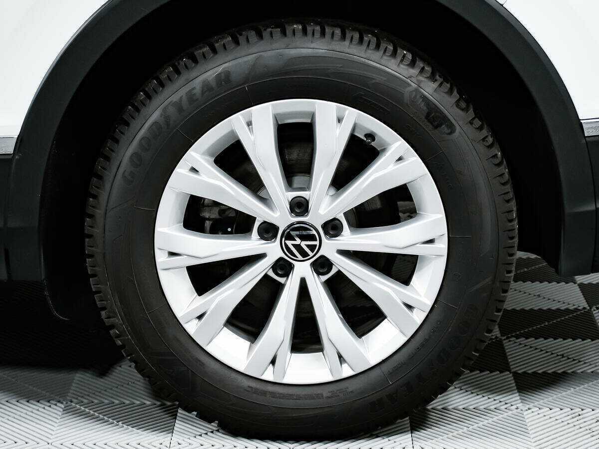 Купить Volkswagen Tiguan, 2021, 76 982 км.. Фото: #13