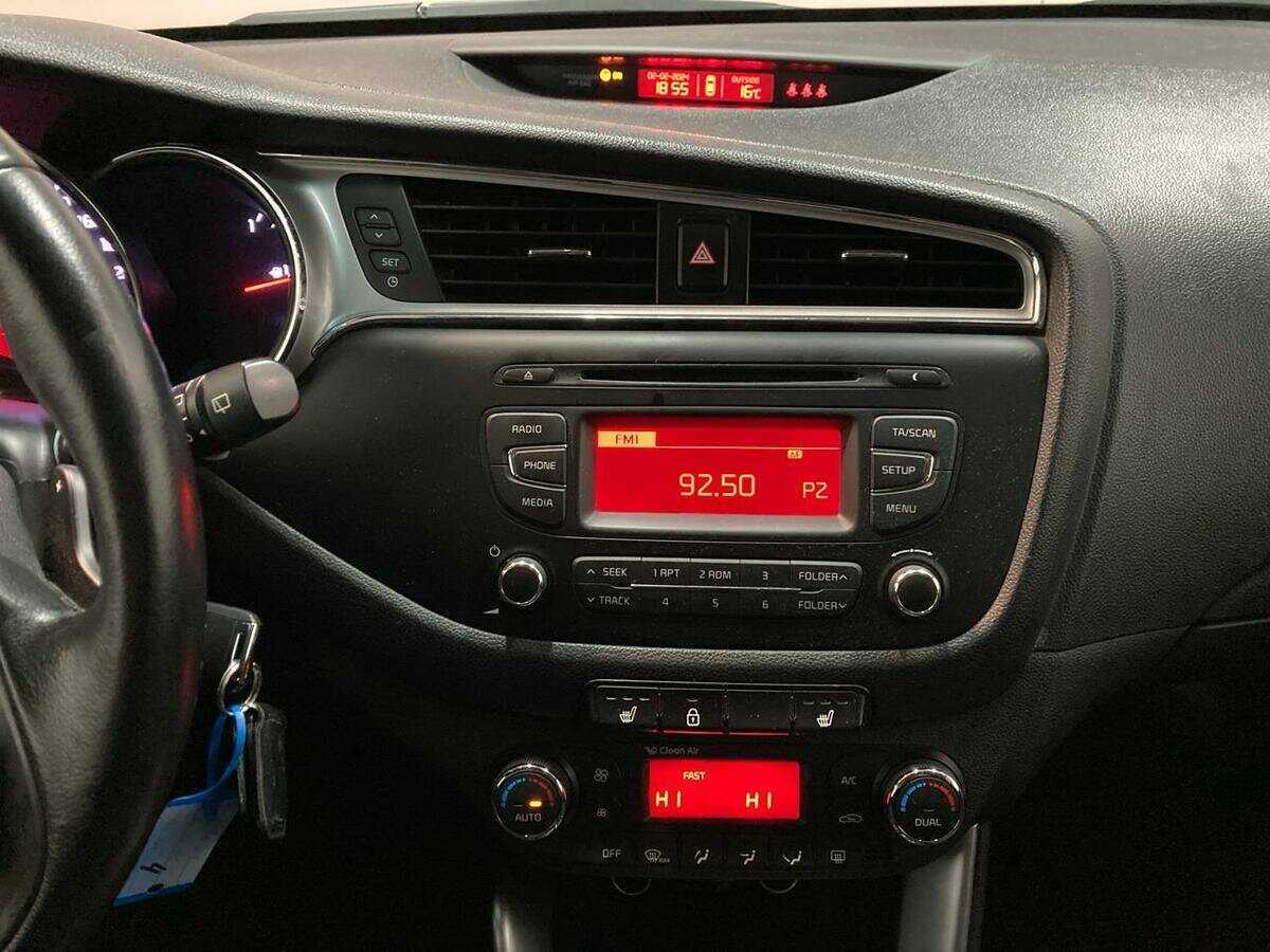 Купить Kia Ceed, 2015, 83 100 км.. Фото: #13