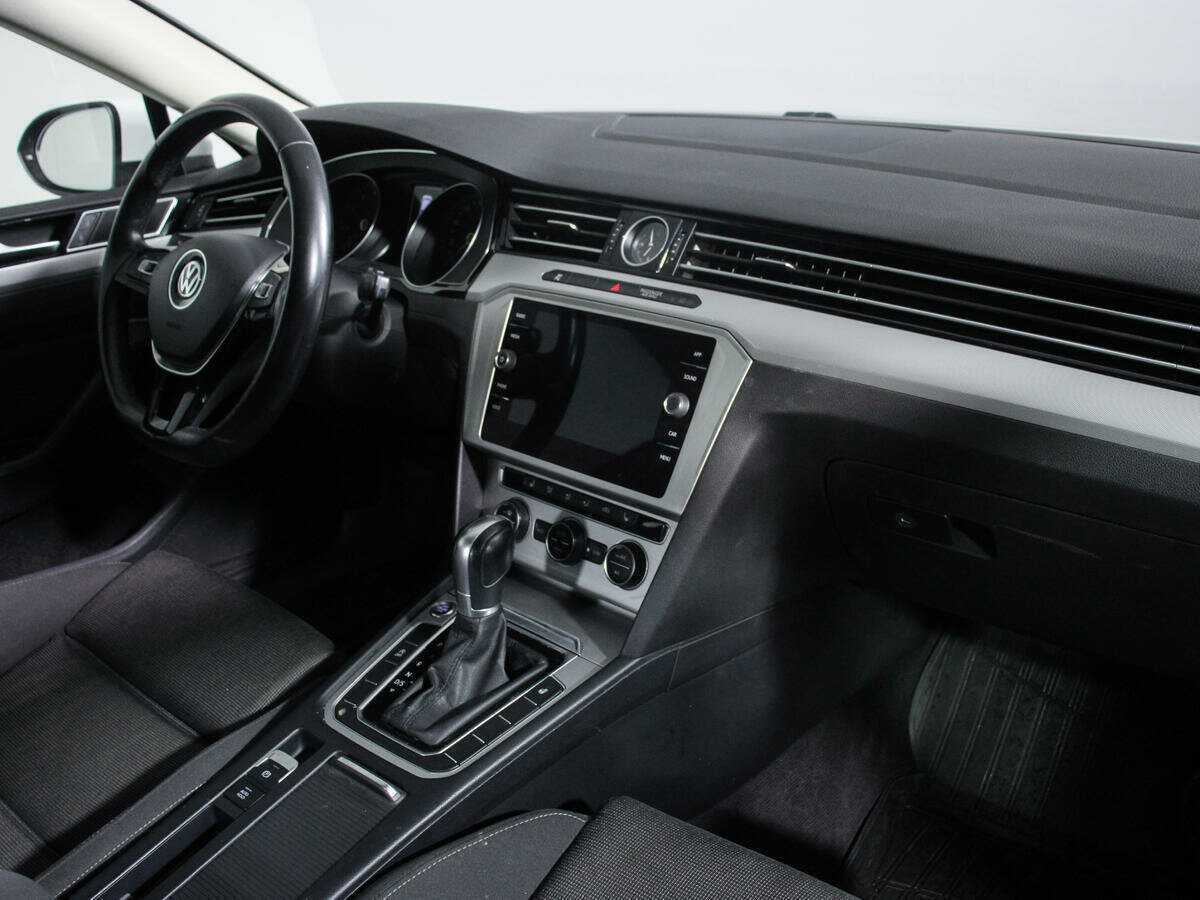Купить Volkswagen Passat, 2018, 118 171 км.. Фото: #8