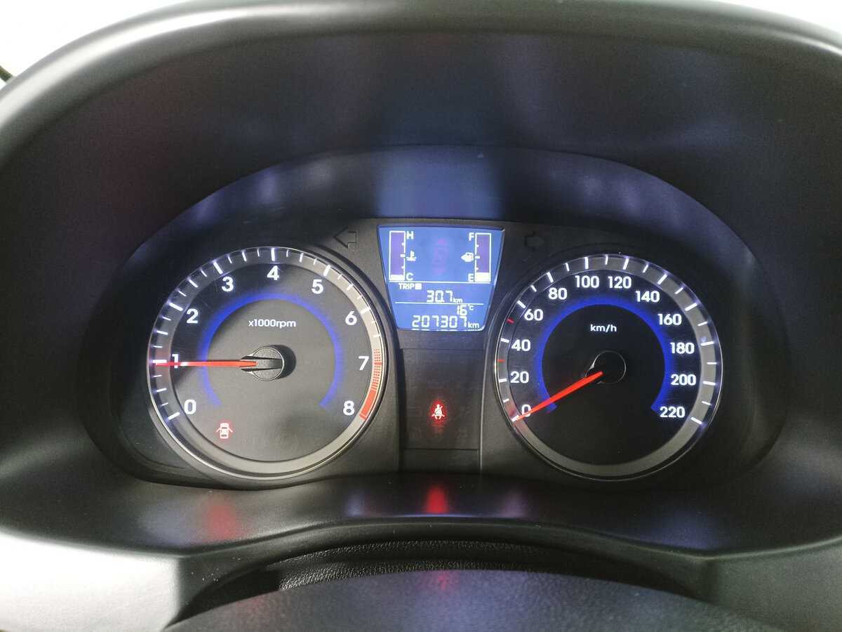 Купить Hyundai Solaris, 2015, 207 308 км.. Фото: #12
