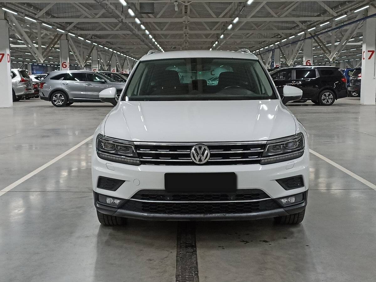 Купить Volkswagen Tiguan, 2018, 160 240 км.. Фото: #1