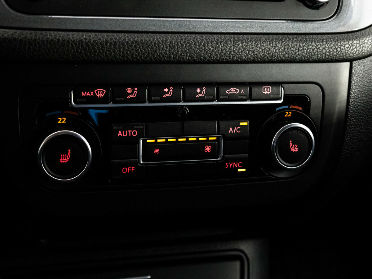 Купить Volkswagen Tiguan, 2014, 76 192 км.. Фото: #10