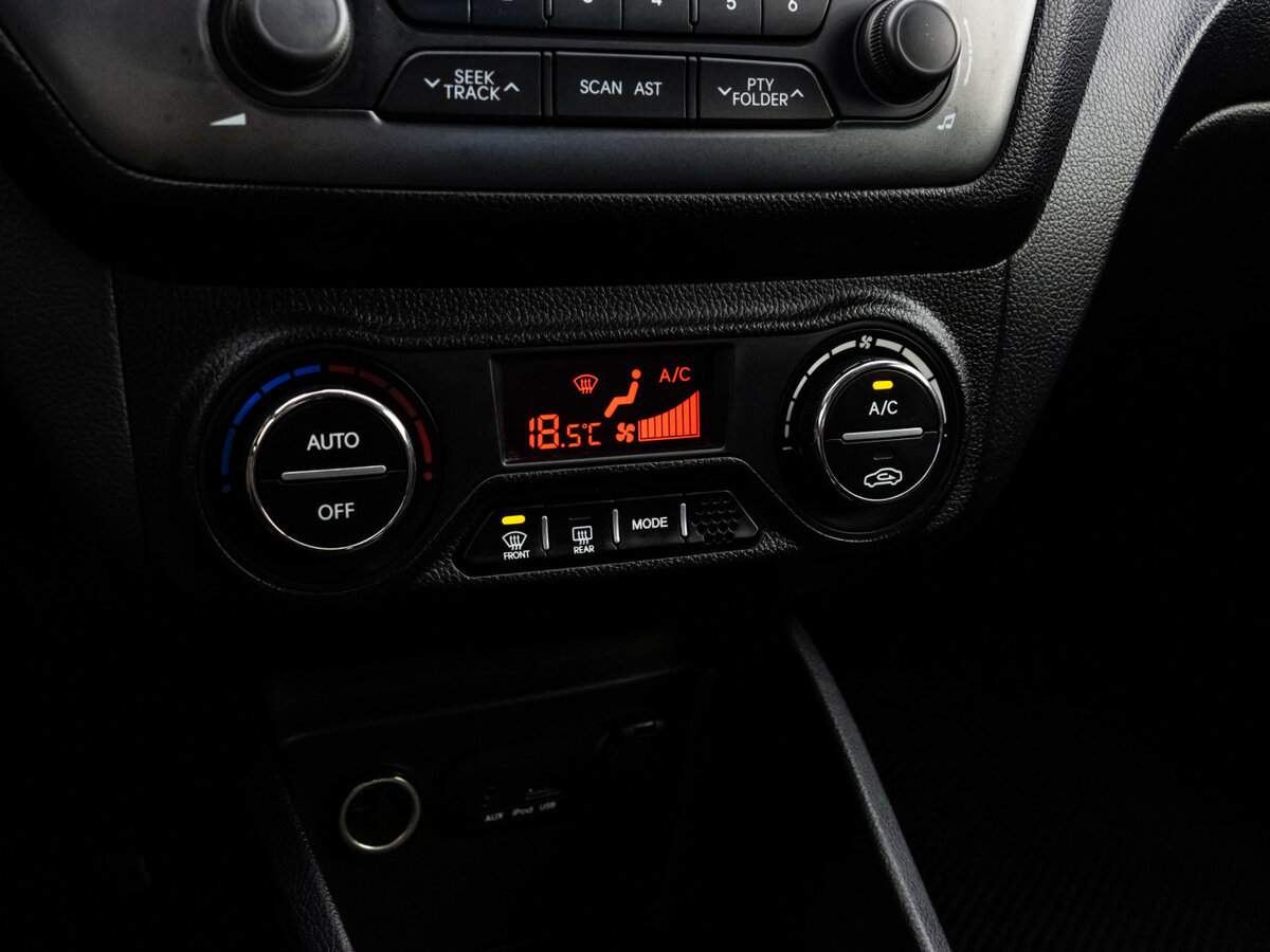 Купить Kia Rio, 2012, 237 968 км.. Фото: #11