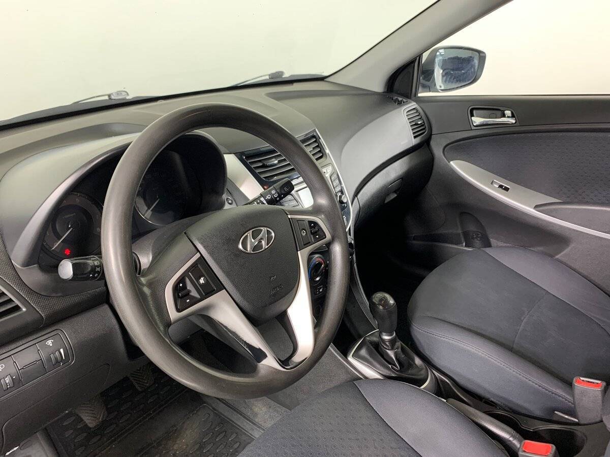 Купить Hyundai Solaris, 2013, 236 946 км.. Фото: #10