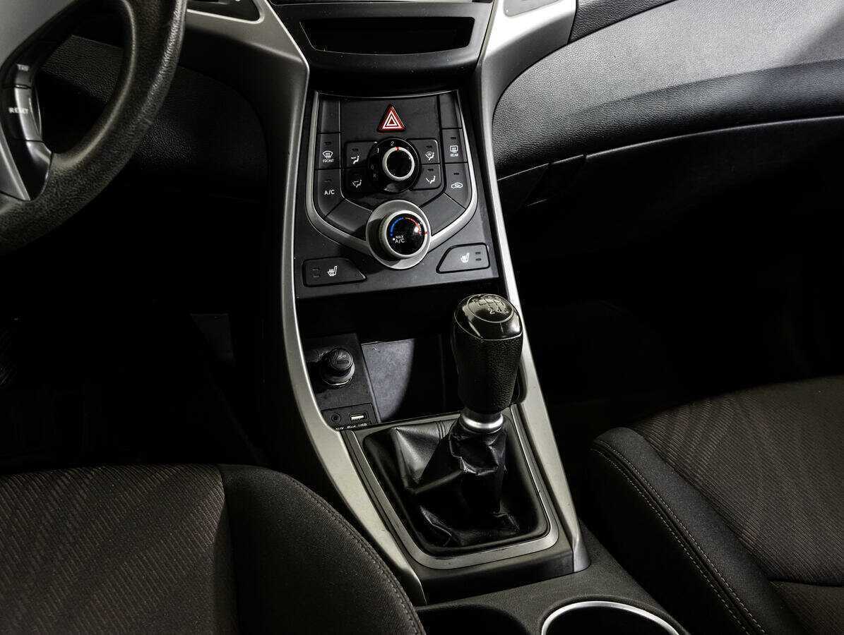 Купить Hyundai Elantra, 2015, 126 625 км.. Фото: #11