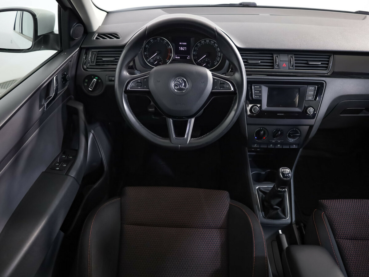 Купить Skoda Rapid, 2015, 56 253 км.. Фото: #8