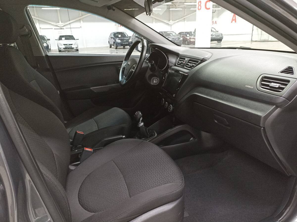 Купить Kia Rio, 2016, 123 590 км.. Фото: #9