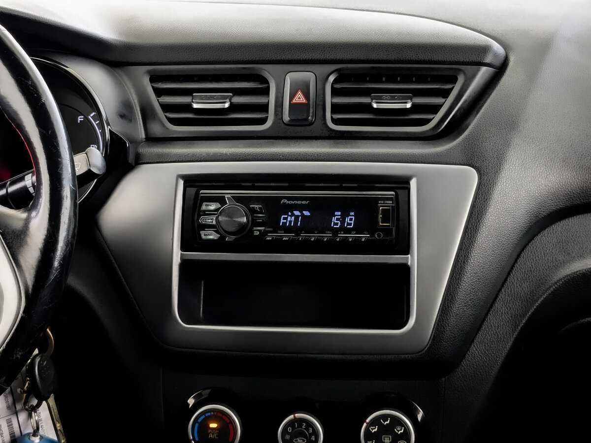 Купить Kia Rio, 2015, 132 369 км.. Фото: #12