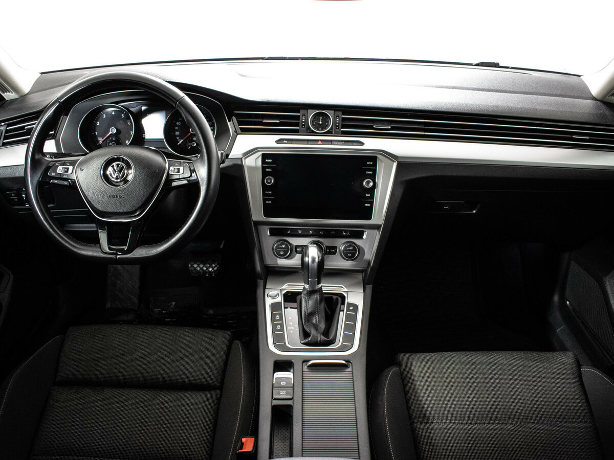 Купить Volkswagen Passat, 2017, 80 779 км.. Фото: #10