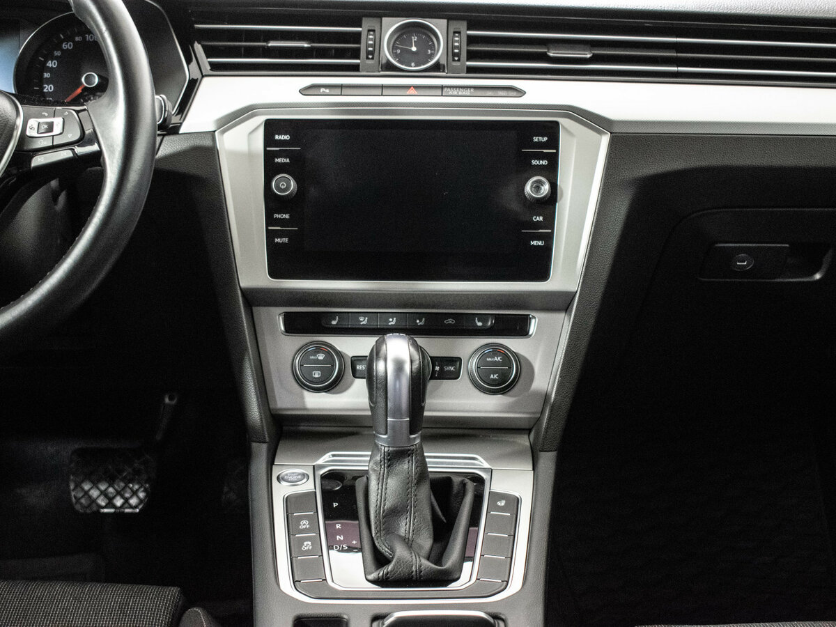 Купить Volkswagen Passat, 2017, 80 779 км.. Фото: #11