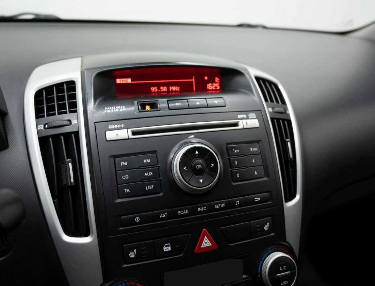 Купить Kia Ceed, 2012, 207 297 км.. Фото: #18