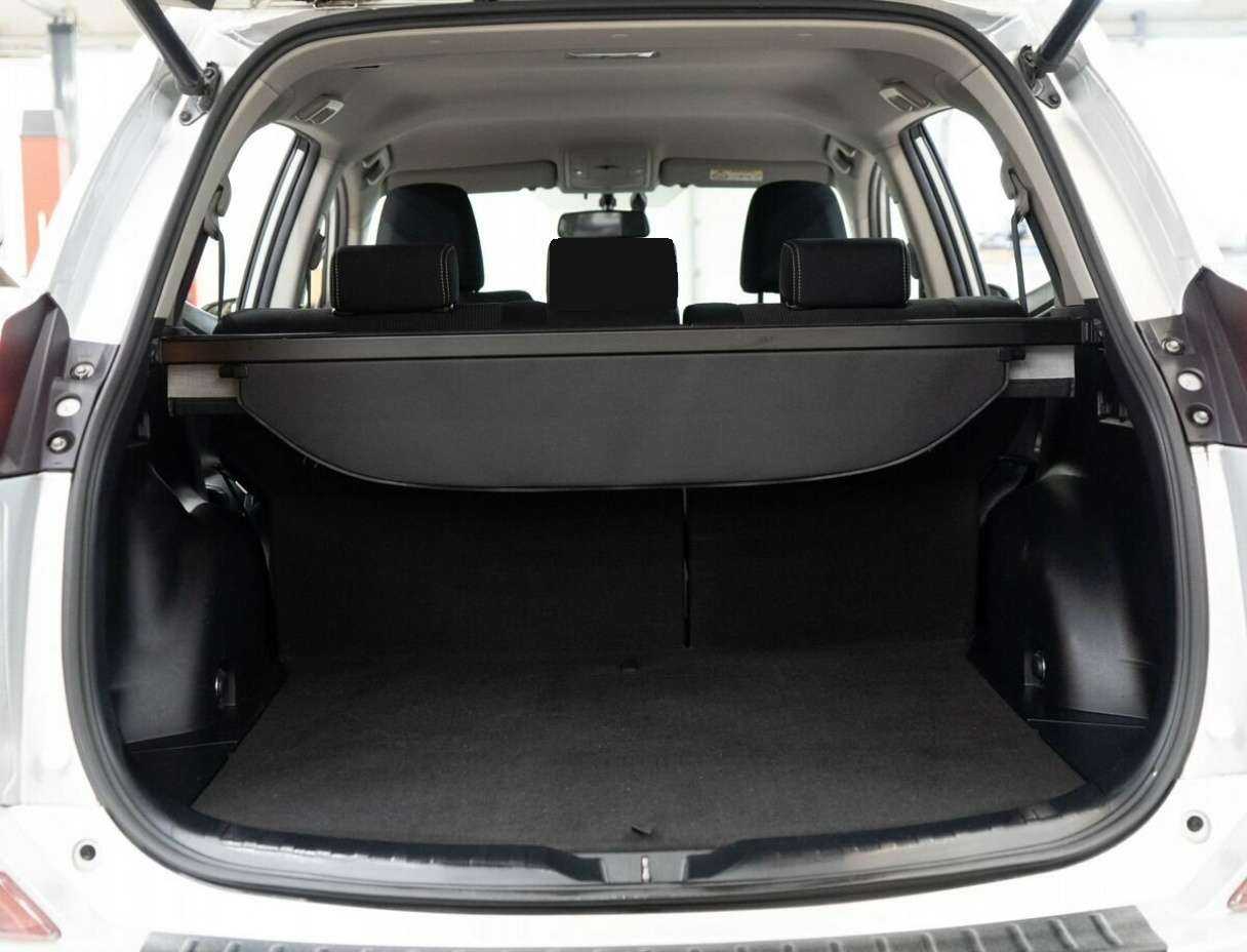 Купить Toyota RAV4, 2016, 45 000 км.. Фото: #7