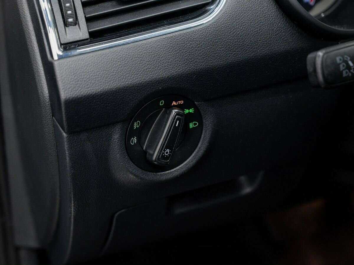 Купить Skoda Octavia, 2017, 175 299 км.. Фото: #11