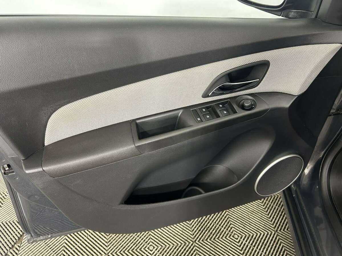 Купить Chevrolet Cruze, 2013, 118 892 км.. Фото: #7