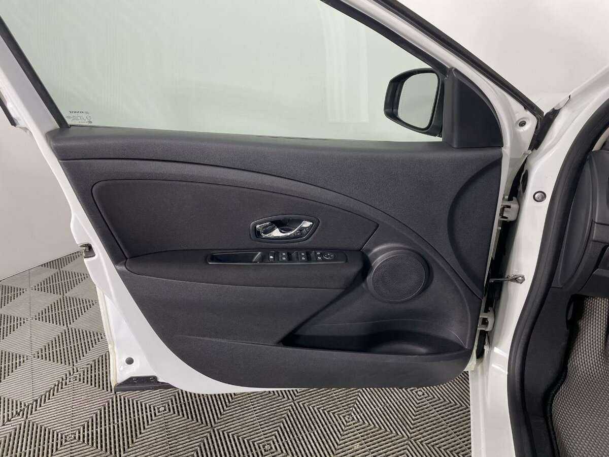 Купить Renault Fluence, 2015, 187 681 км.. Фото: #7