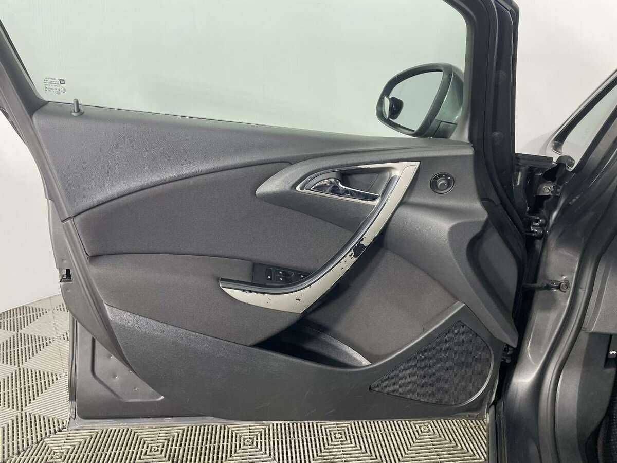 Купить Opel Astra, 2012, 173 688 км.. Фото: #7