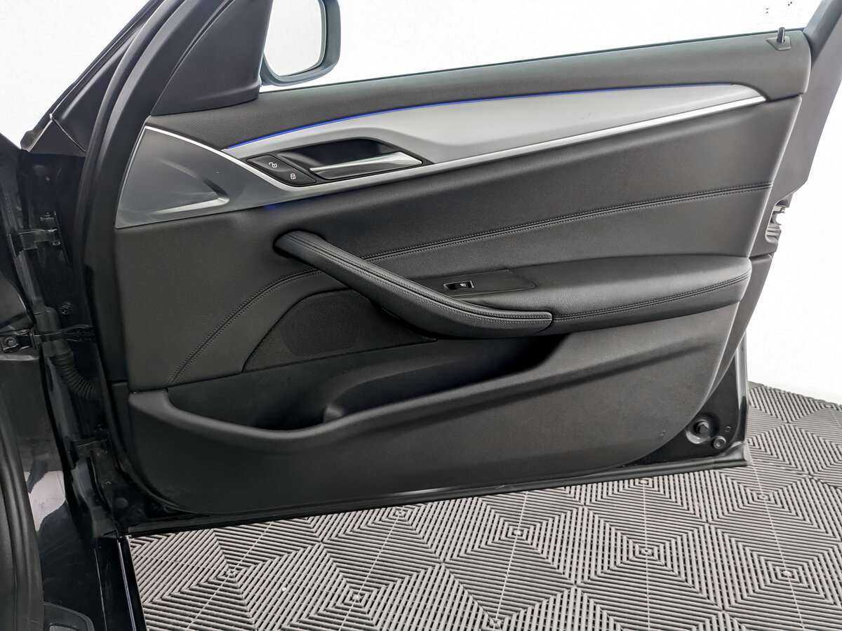 Купить BMW 5 серии, 2018, 239 016 км.. Фото: #20