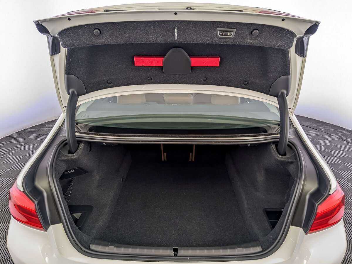 Купить BMW 5 серии, 2017, 72 392 км.. Фото: #9