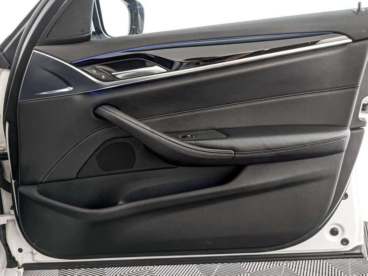 Купить BMW 5 серии, 2017, 141 423 км.. Фото: #19