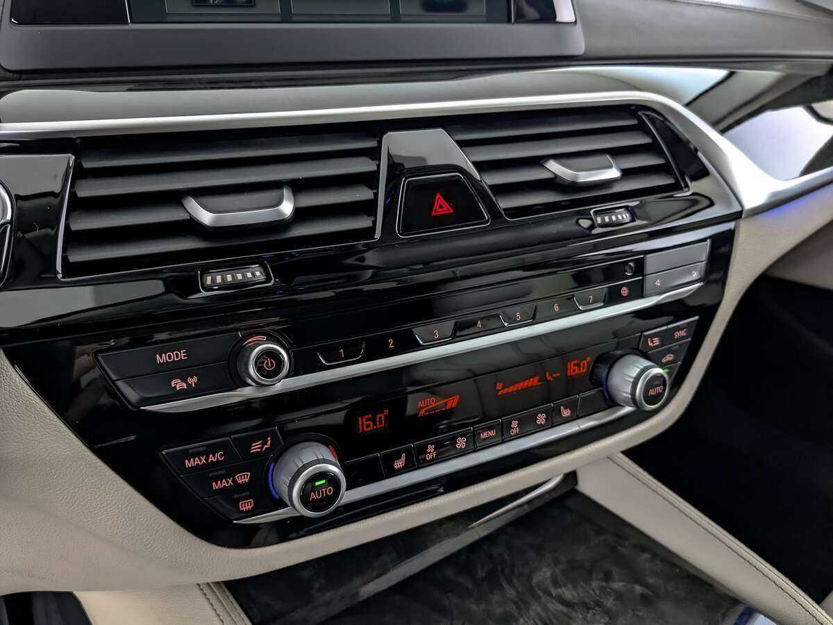 Купить BMW 5 серии, 2017, 114 874 км.. Фото: #16