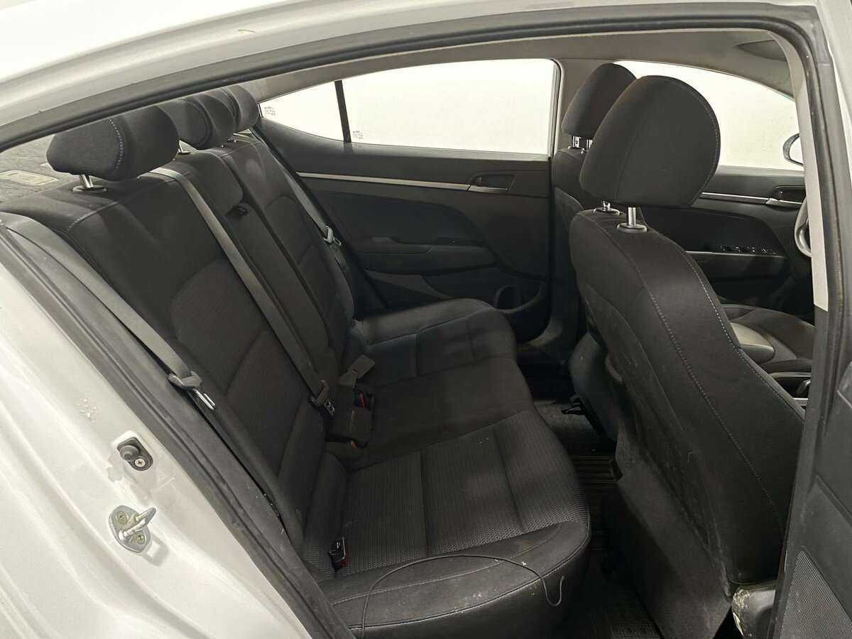 Купить Hyundai Elantra, 2016, 137 993 км.. Фото: #4