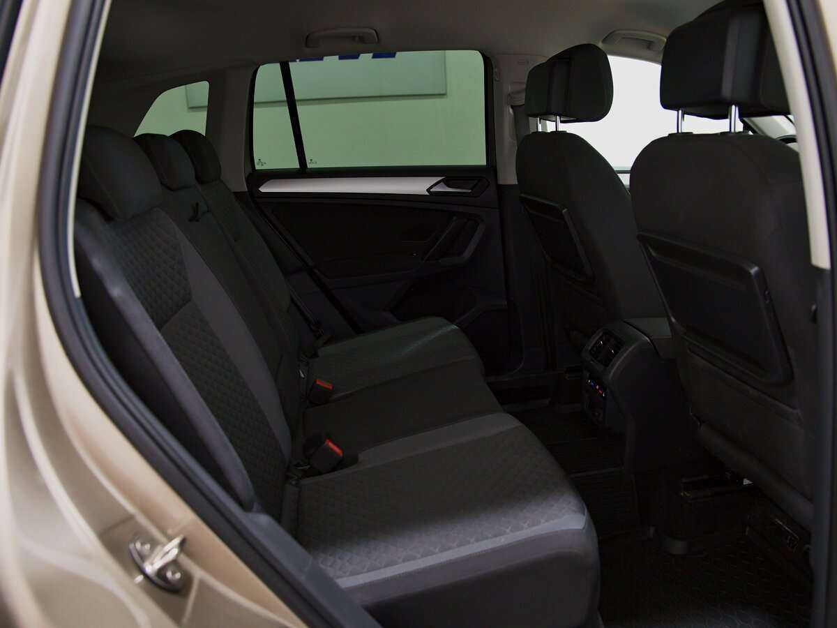 Купить Volkswagen Tiguan, 2018, 72 531 км.. Фото: #4