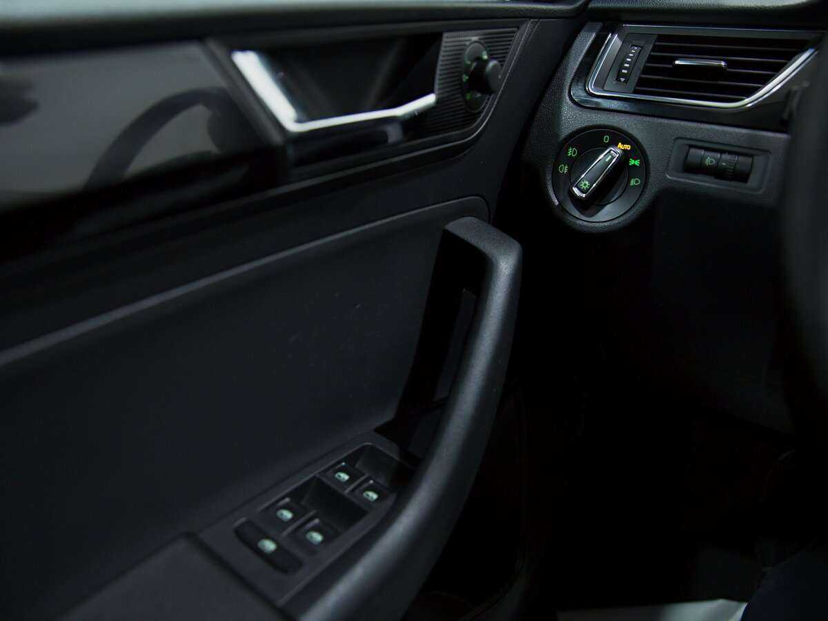 Купить Skoda Rapid, 2017, 188 576 км.. Фото: #6