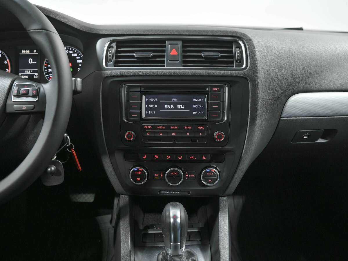 Купить Volkswagen Jetta, 2013, 158 244 км.. Фото: #9