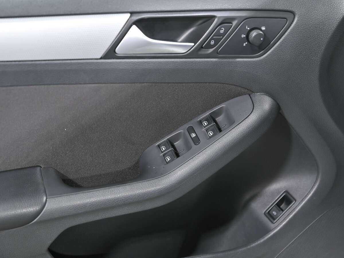 Купить Volkswagen Jetta, 2013, 158 244 км.. Фото: #13