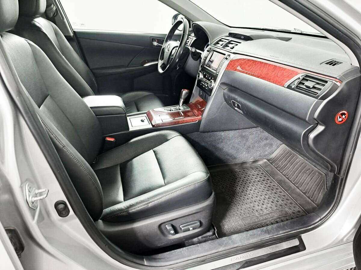 Купить Toyota Camry, 2014, 121 870 км.. Фото: #6
