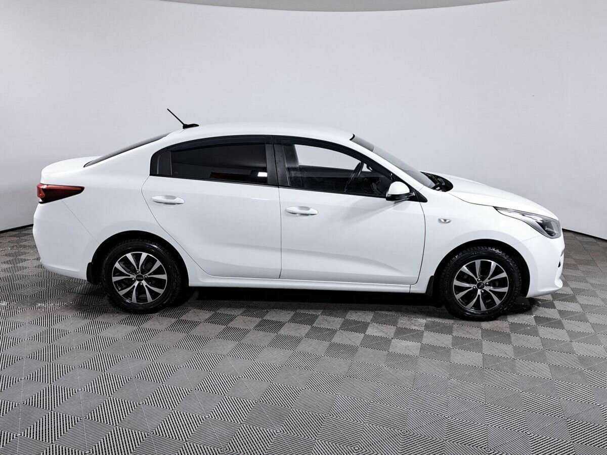 Купить Kia Rio, 2017, 41 636 км.. Фото: #3