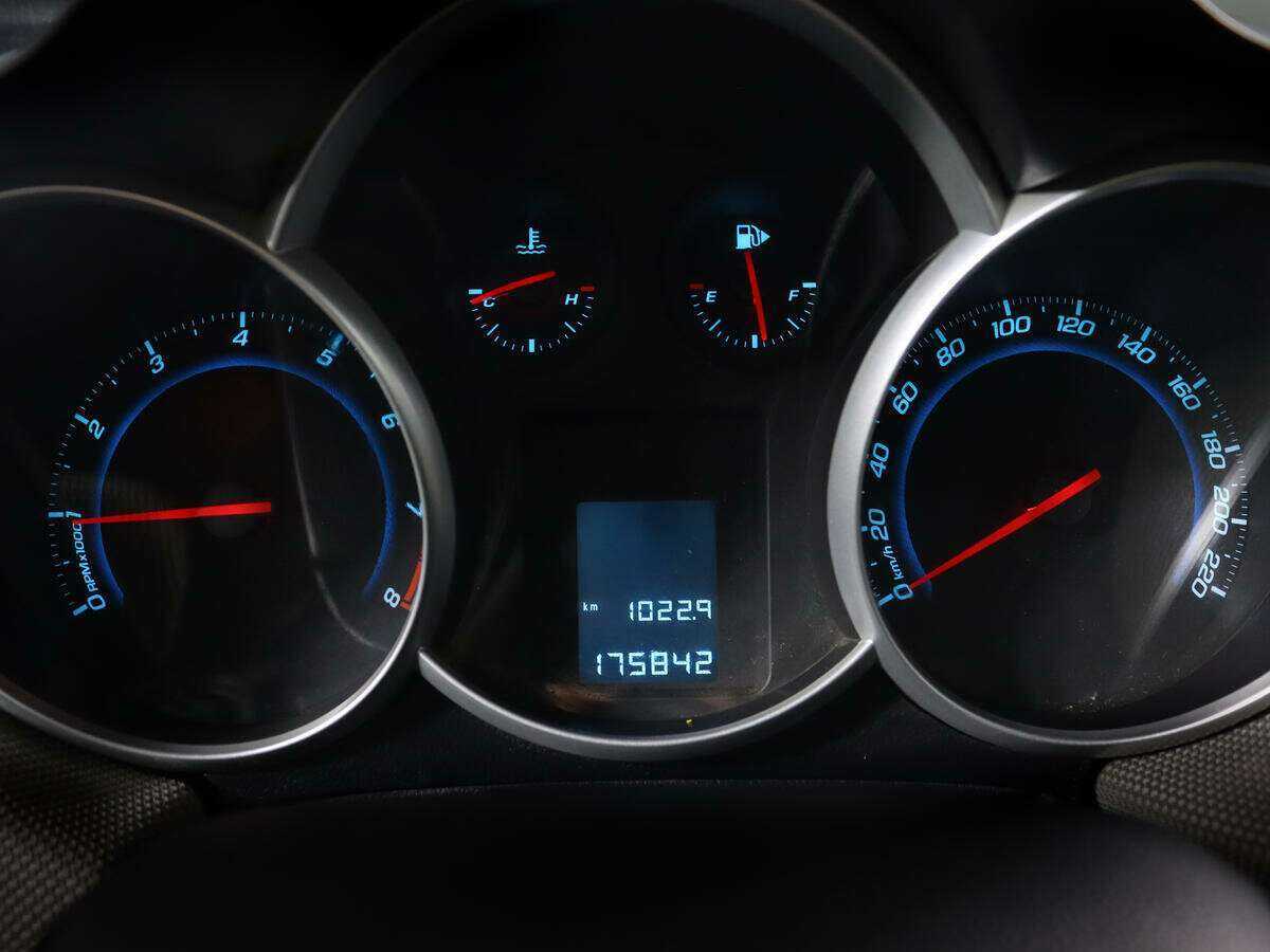 Купить Chevrolet Cruze, 2012, 175 828 км.. Фото: #8