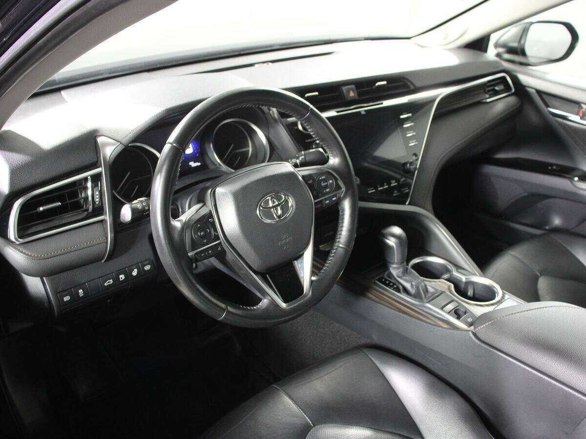 Купить Toyota Camry, 2018, 105 000 км.. Фото: #10