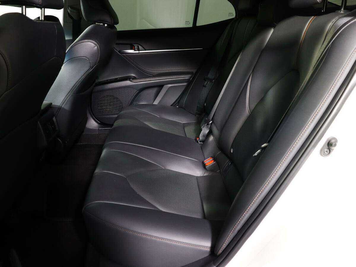 Купить Toyota Camry, 2018, 76 150 км.. Фото: #9