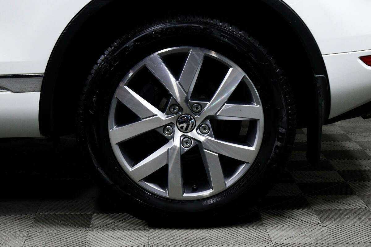 Купить Volkswagen Touareg, 2013, 182 356 км.. Фото: #13