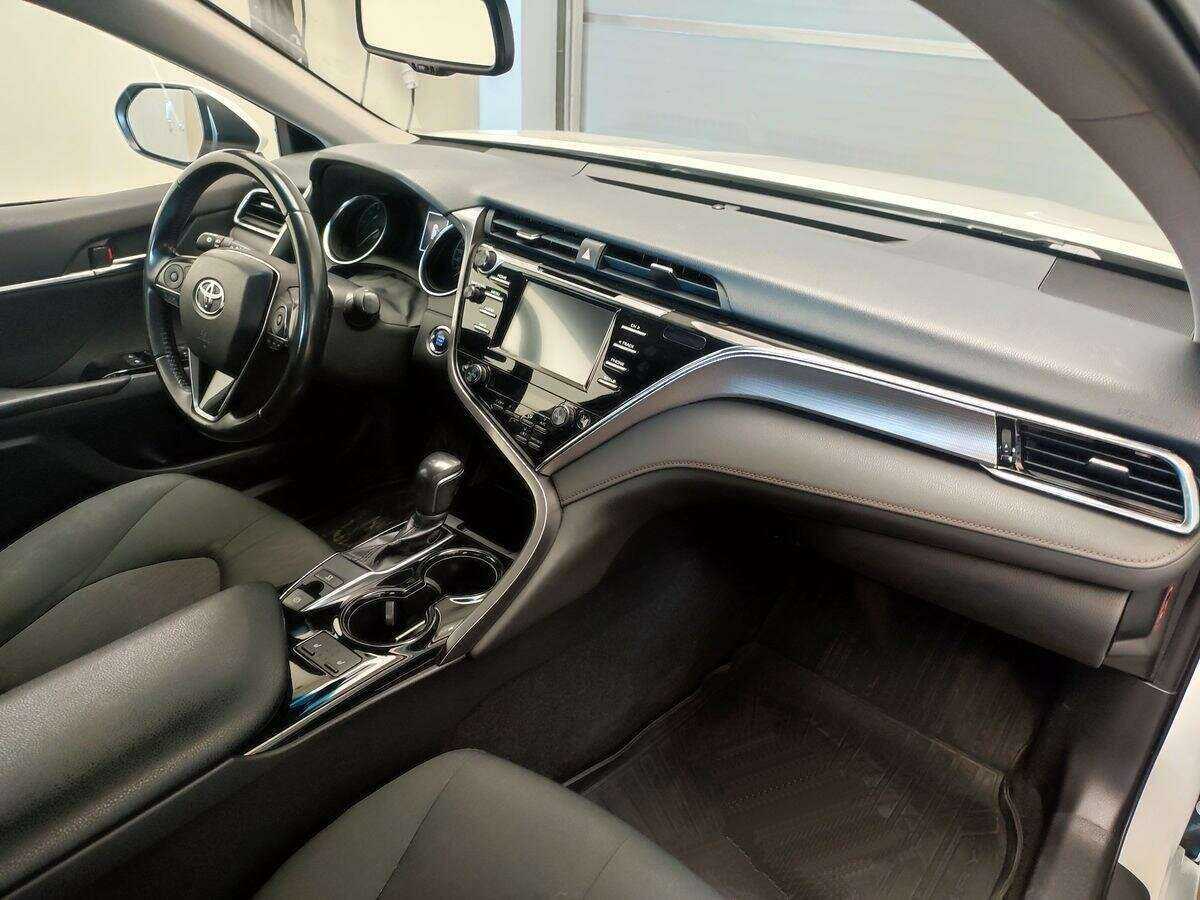 Купить Toyota Camry, 2018, 68 281 км.. Фото: #6