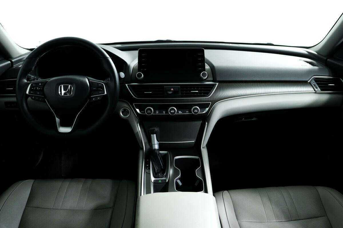 Купить Honda Accord, 2018, 43 200 км.. Фото: #10