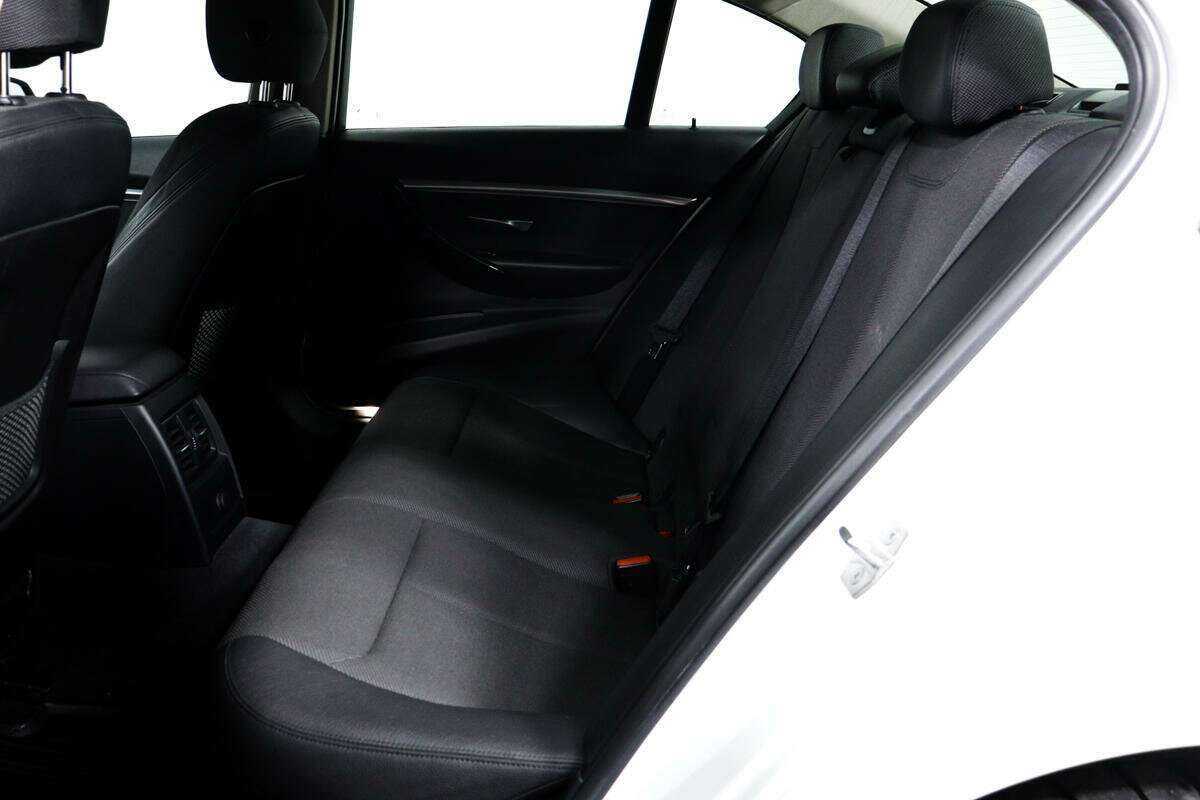 Купить BMW 3 серии, 2016, 120 371 км.. Фото: #11